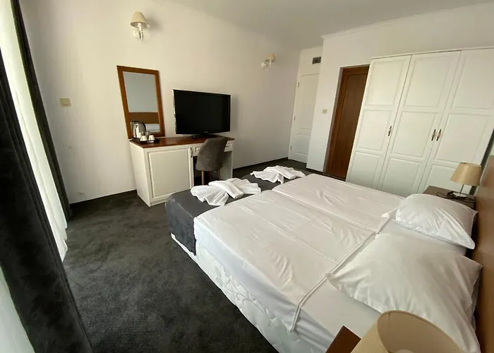 Villa Aqua Family Hotel